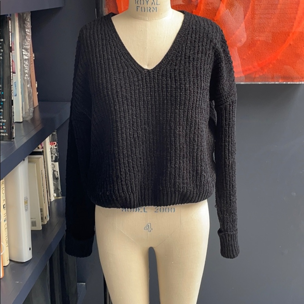3/$25 Hippie Rose black chenille crop sweater